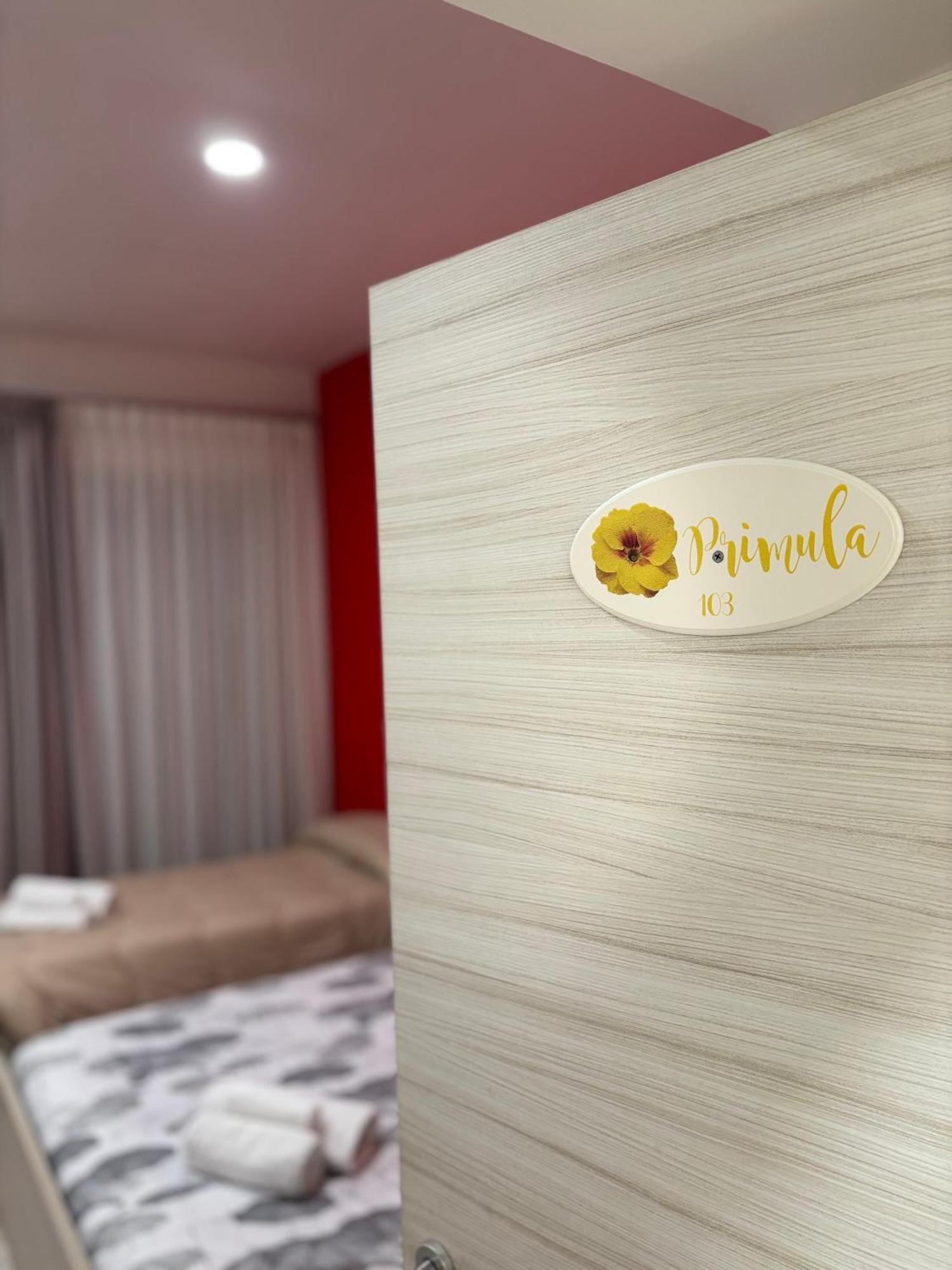 Serena Rooms Solofra Habitación foto